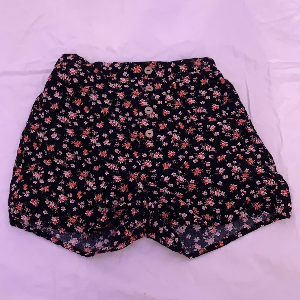 Cute flower bottoms with buttons for girls